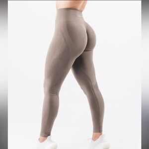 Alphalete Amplify Contour Leggings